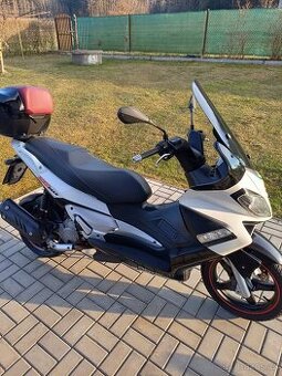 Aprilia sr max125  2013