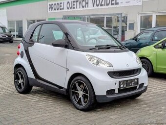 SMART FORTWO MHD AUTOMAT 1.0i 45kW JEN 107KM