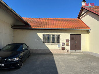 Pronájem skladu/ obchodu Horažďovice, 37 m², ul. Husovo nám. - 1