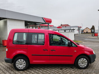 VW Volkswagen Caddy LIFE  1.4-16v    poctivé km  1.majitel