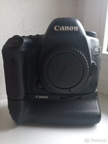 Canon 5D mkIV + original battery grip BG-E20