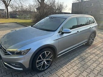 VW Passat 2.0 BiTDi 4x4 R line DSG Kombi