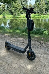 CELOODPRUŽENÁ koloběžka Segway Ninebot G2 MAX , záruka 22