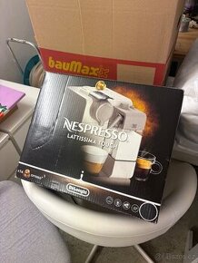 Kávovar na kapsle NESPRESSO De'Longhi Lattissima Touch EN 56 - 1