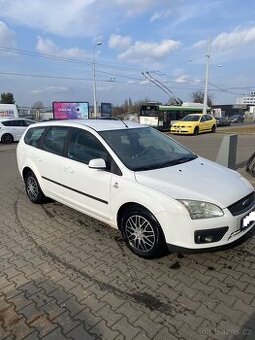 Ford Focus 1.6 kombi nová STK - 1