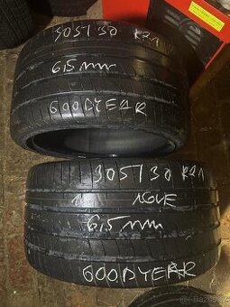 305/30 r21 GoodYear.