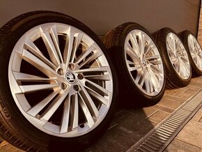 Originál sada Škoda Superb s pneu 235/40 r19