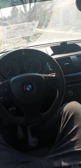 Originální sportovní volant BMW Performance uprostred plochý