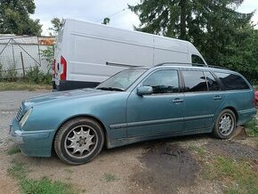 Mercedes-Benz w210 E - 1