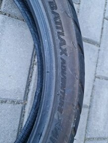 Moto pneu Bridgestone