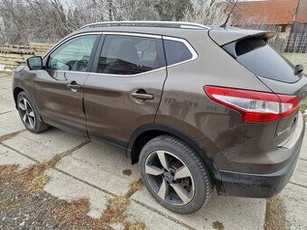 NISSAN QUASHQAI 1,6 DIG-Turbo, nebouraný