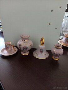 růžové miniatury porcelánky Chodov