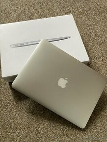 MacBook Air 13 palcu, model 2015, krasny stav - 1