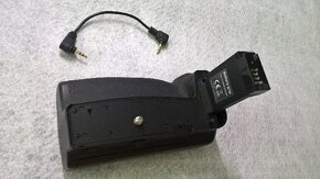 Battery grip pro Canon EOS RP a R8 nový - 1