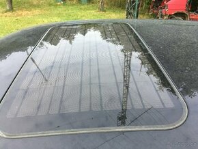 elektricky solarni sibr stresni okno skoda superb