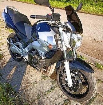 Suzuki GSR 600