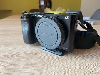 Sony A6000 – perfektní stav