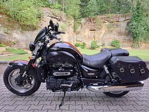 Triumph Rocket III Roadster - TOP STAV + VÝBAVA