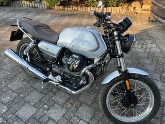 Moto Guzzi V7 Special (2022) – TOP STAV