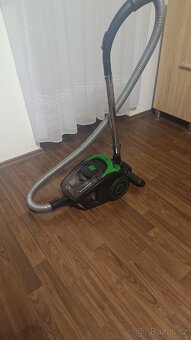 Prodám bezsačkovy vysavač monzana 700w