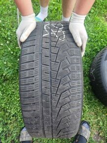 Prodám zimní 275/40r22 Hankook - 1