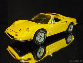 Ferrari 246 GTS Dino Hot Wheels 1/18