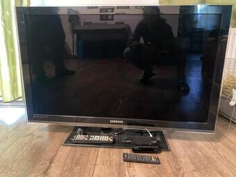 Tv Samsung úhlopřcka 110 cm.