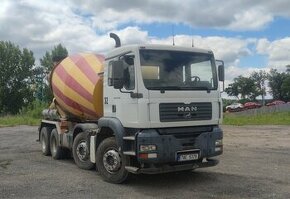 Autodomíchávač MAN 35.360 8x4 s nástavbou Liebherr