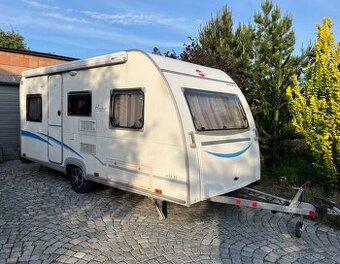 Karavan Bürstner 435 TS, pro 4 osoby, TOP STAV