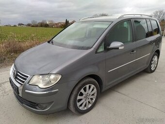 Volkswagen Touran 2.0 TDI, 7 míst, DSG - 1