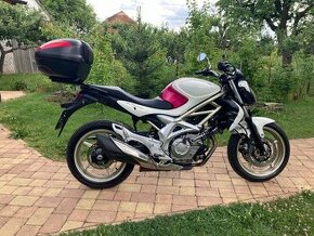 Suzuki SFV 650 Gladius - 1