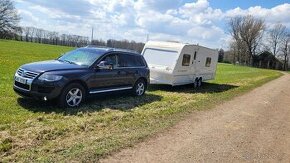 Anglický dvouosý karavan Bailey Wyoming.