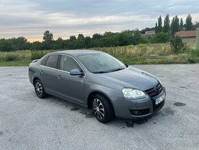 VW Jetta 1.4 TSI Turbo benzín