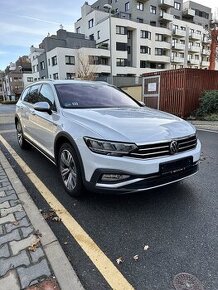 Volkswagen Passat ALLRACK 2023 rok 50tis km