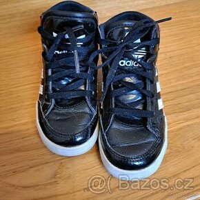 Celoroční adidas vel.26