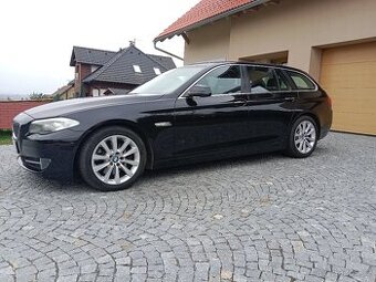 BMW 530d, 180kw manuál, zadokolka