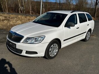 Škoda Octavia II facelift 1.4TSi, r.2011, serviska, 1.maj.