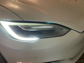 Opravy LED světlometů, klik, Tesla Model S +2017