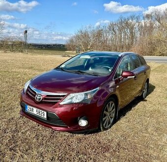 Toyota Avensis T27 rv.2012 top stav panoráma