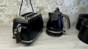 Set toastovač a rychlovarná konvice DeLonghi