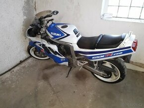 Suzuki GSX-R 750