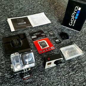 Videokamera GoPro HERO3 s vodotěsným krytem a SD karty