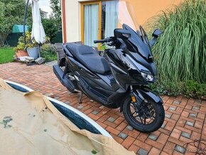 ✅ Honda Forza 125, Black Edition, r.v. 2022, jako nová