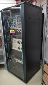 LanTec serverová skříň výška 180cm - rack