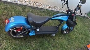 Prodám elektrický skútr Chopper – modrý design