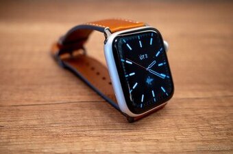 Apple Watch 6 44 mm+ sbírka řemínků