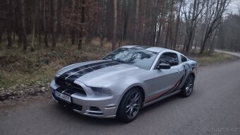 Ford mustang 3, 7v6