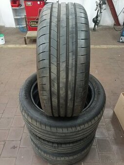Goodyear 215 /50 R18 96W XL