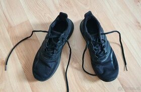 Dívčí černé boty Adidas - vel.35 - 1
