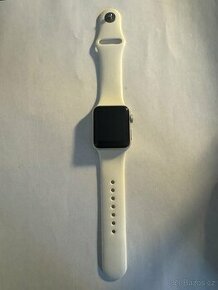 Apple Watch 3 38mm kondice baterie 88% s kabelem poskrabane